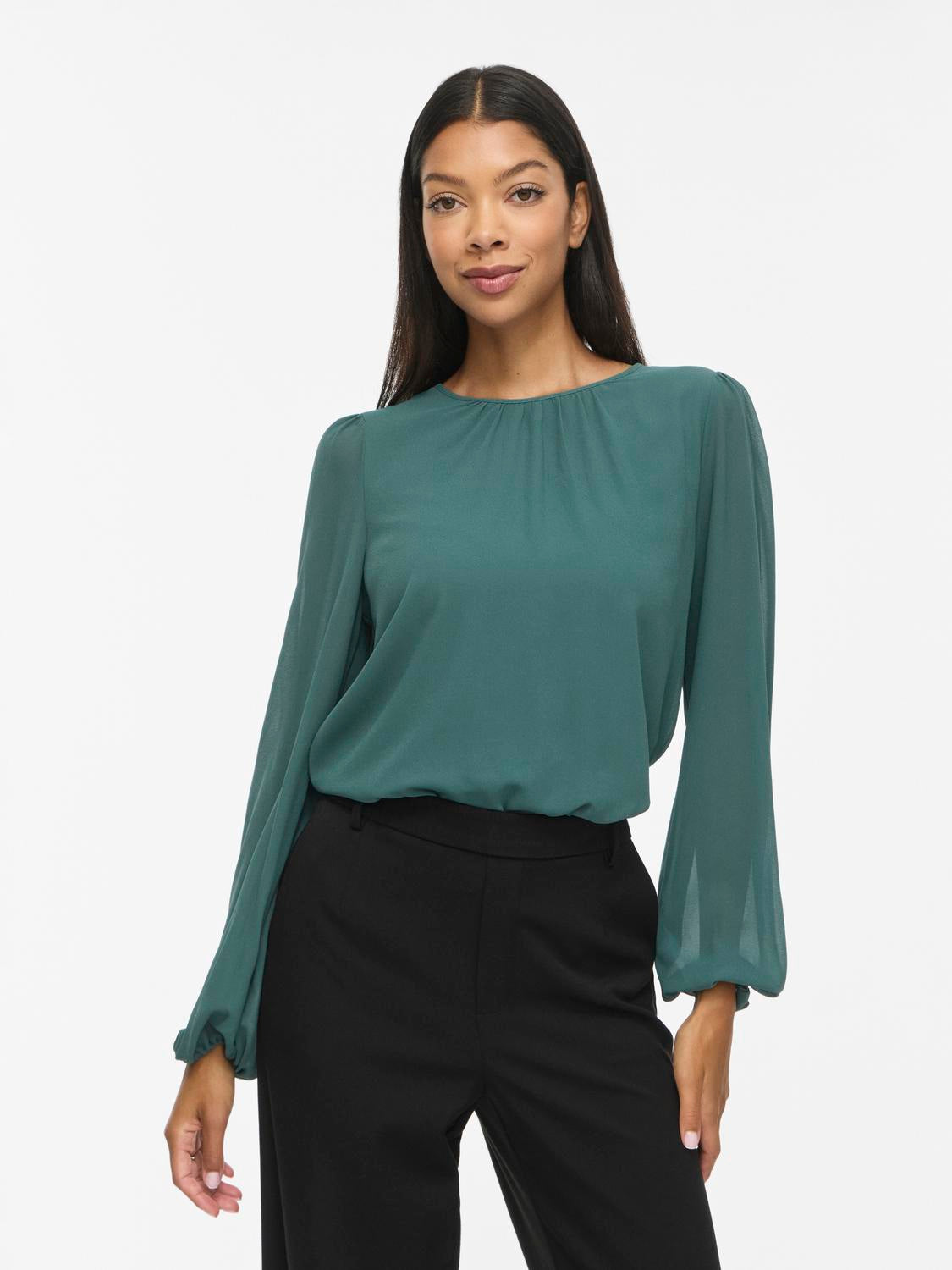 model_shot-front